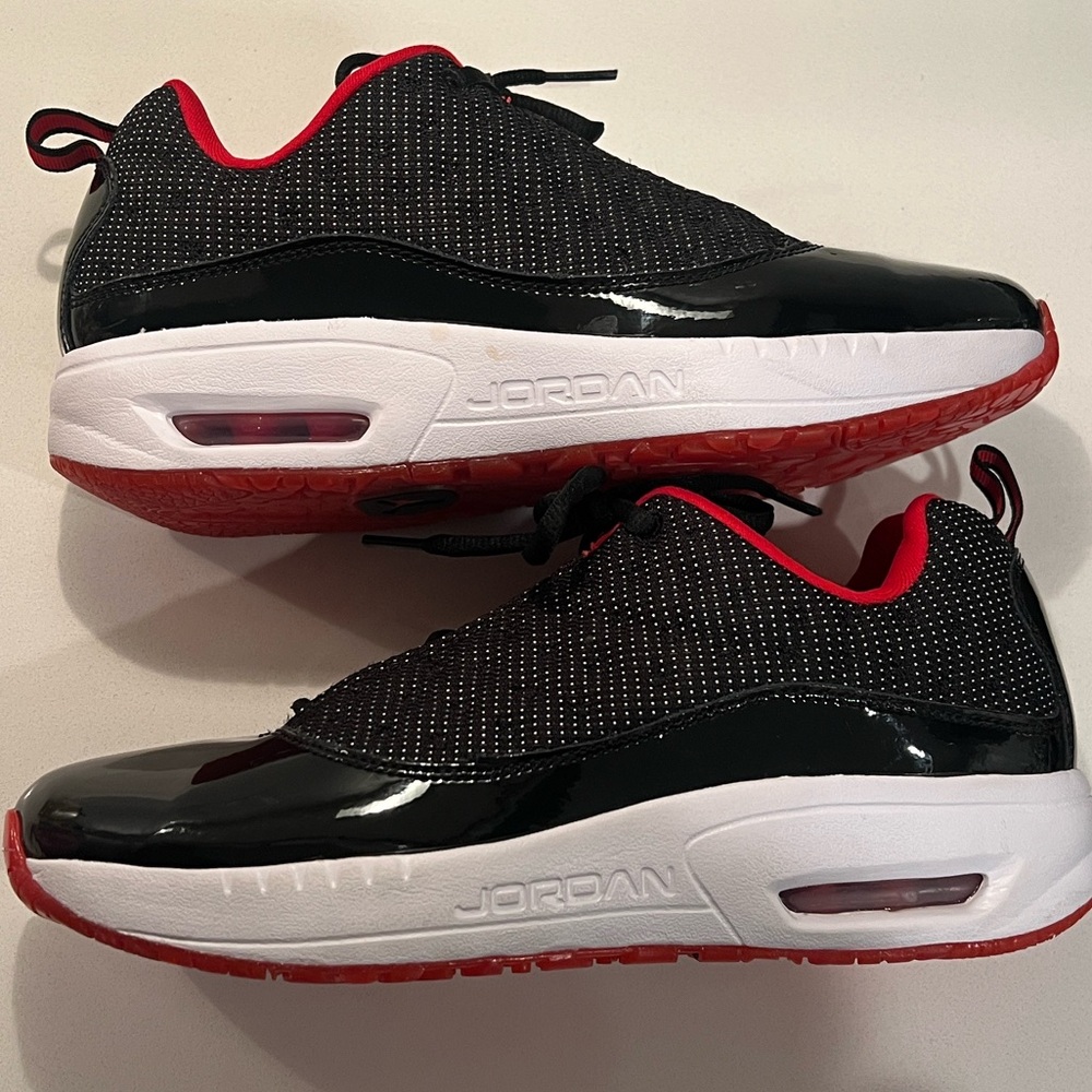 Excellent!!! Air Jordan CMFT Viz Air 13 Kids Size 6Y!